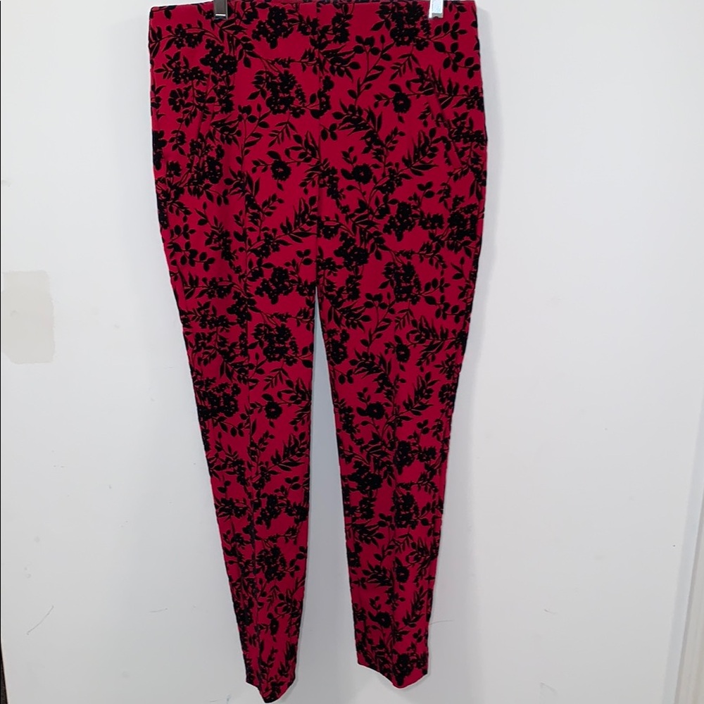 Chico’s fabulously slimming Red and Black Floral Pants